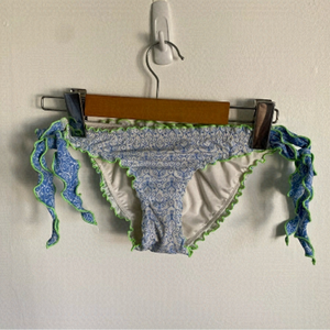 Victoria’s Secret Frilly Ruffles Side Ties Bikini Bottoms in Floral Blue • sz XS